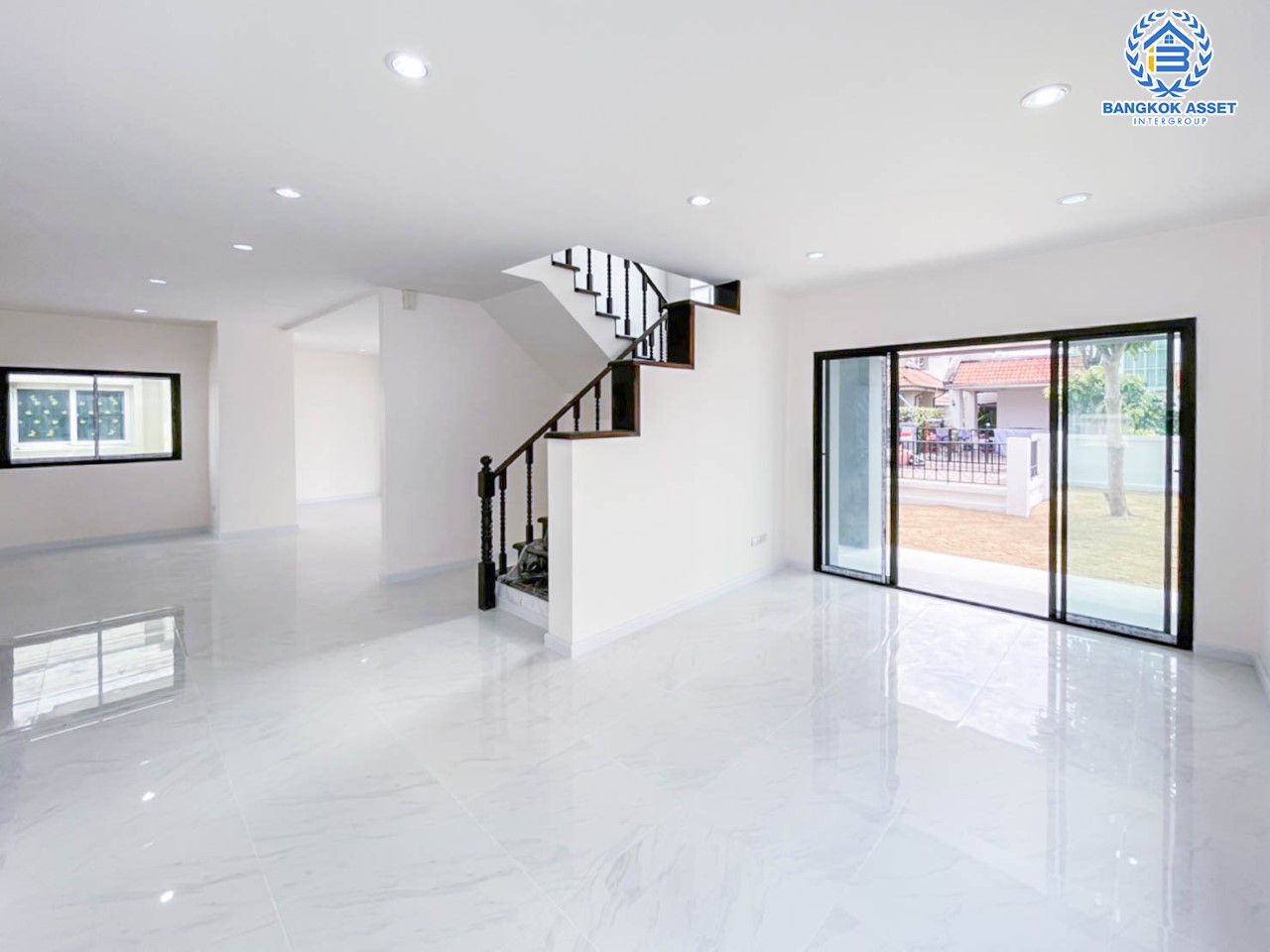 *****บ้านเดี่ยวมือสอง ม.วราภิรมย์ สุขาภิบาล5 หลังมุม เนื้อที่ 88.1 ตร.ว. ฟังก์ชัน 3 ห้องนอน 3 ห้องน้ำ จอดรถได้ 2 คัน บนทำเลเชื่อมต่อหลายเส้นทาง ถ.รามอินทรา ถ.สายไหม และถ.พหลโยธิน ใกล้สนามบินดอนเมือง ทางด่วน "รามอินทรา" และรถไฟฟ้าสายสีเขียว "สถานีสายหยุด"